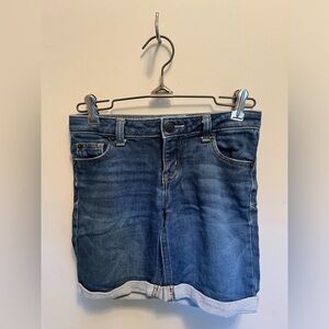 Cherokee, girls youth blue medium jean shorts with snap button.